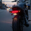 Farol Trasero Universal Moto 7 Led Posici&oacute;n Stop Giros Ambos Lados Rojo